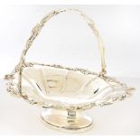 A GEORGE V SILVER CAKE BASKET, 30 CM W, SHEFFIELD 1922, 27OZS 6DWTS