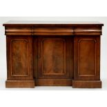 A VICTORIAN MAHOGANY BREAKFRONT SIDE BOARD WITH PANELLED DOORS, 92CM H; 138 X 52CM