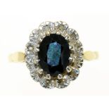 A SAPPHIRE RING, IN 9CT GOLD, 4.9G, SIZE S++SAPPHIRE ABRADED TO SURFACE, SCRATCHES AND WEAR