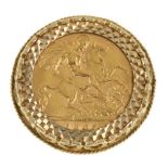 GOLD COIN. HALF SOVEREIGN, 1907, IN GOLD RING MOUNT, 8.5G++LIGHT WEAR AND SCRATCHES CONSISTENT