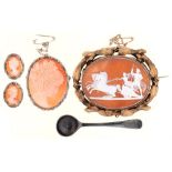 A QUANTITY OF SHELL CAMEO JEWELLERY INCLUDING A CAMEO BROOCH CARVED WITH A CHARIOT, IN GILT BRASS,