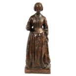 A BRONZE SCULPTURE OF FLORENCE NIGHTINGALE, 43CM H