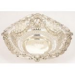 A VICTORIAN PIERCED SILVER SWEETMEAT DISH, 13 CM DIAM, BIRMINGHAM 1896, 2OZS 10DWTS++GOOD CONDITION