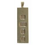 A 9CT GOLD INGOT PENDANT, LONDON 1977, 21.5G++IN GOOD CONDITION WITH LIGHT WEAR CONSISTENT WITH AGE