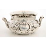 A VICTORIAN TWO-HANDLED SILVER BOWL, 17 CM W, LONDON, DATE LETTER RUBBED, 9OZS++GOOD CONDITION