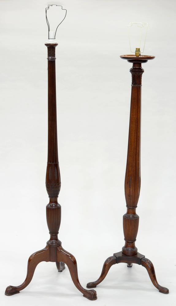 A TURNED MAHOGANY STANDARD LAMP ON CLAW AND BALL FEET, C1930, 149CM H AND ANOTHER SIMILAR