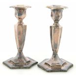 A PAIR OF EARLY 20TH C SILVER CANDLESTICKS, 13 CM H, BIRMINGHAM, DATE LETTER RUBBED, LOADED++