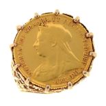 GOLD COIN. HALF SOVEREIGN 1899, MOUNTED IN A GOLD RING, MARKS RUBBED, 9G, SIZE Q++GOOD CONDITION