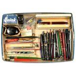 A COLLECTION OF VINTAGE AND MODERN FOUNTAIN PENS, TO INCLUDE CONWAY STEWART, PARKER, CONNELLY