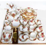 A ROYAL ALBERT OLD COUNTRY ROSES PATTERN DINNER SERVICE, PRINTED MARK