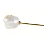 A VICTORIAN NATURAL BAROQUE PEARL STICK PIN, IN GOLD, 7.5 CM LONG, 3G++WITH LIGHT WEAR CONSISTENT