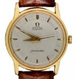 AN OMEGA SEAMASTER GOLD PLATED SELF WINDING WRISTWATCH, 33 MM DIAM, ON BROWN CROCODILE GRAIN LEATHER