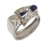 A 1940'S DIAMOND AND SAPPHIRE COCKTAIL RING in platinum, 6.5g, size S++In good condition