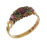 AN EARLY 19TH C AMETHYST AND EMERALD RING with engraved hoop, in 18ct gold, 1.5g, size R½++In good