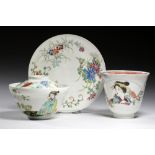 A CHINESE FAMILLE ROSE BEAKER AND COVERED BOWL AND SAUCER, EARLY 20TH C the beaker painted with