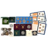 MISCELLANEOUS UNITED KINGDOM COMMEMORATIVE CROWNS AND OTHER COINS AND MEDALS