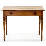 A VICTORIAN MAHOGANY SIDE TABLE ON TURNED LEGS, 75CM H; 100 X 50CM