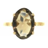 A SMOKY QUARTZ RING, C1970S, IN GOLD, 2.5G, SIZE Q++GOOD CONDITION, MARKS RUBBED