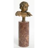 A GILT BRASS SCULPTURE OF THE HEAD OF A CHERUB ON ASSOCIATED CYLINDRICAL MARBLE PLINTH, 25CM H