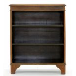 A MAHOGANY OPEN BOOKCASE ON BRACKET FEET WITH ADJUSTABLE SHELVES, EARLY 20TH C, 98CM H; 76 X 26CM