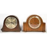 A WALNUT MANTEL CLOCK SUPPLIED BY COPE & CO NOTTINGHAM, WITH CHIMING MOVEMENT, 33CM H AND A