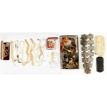 MISCELLANEOUS COSTUME JEWELLERY, TO INCLUDE SIMULATED PEARLS, AN AMBER NECKLACE, A PAIR OF GOLD