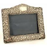 AN EDWARD VII SILVER PHOTOGRAPH FRAME, 19 CM W, LONDON 1901++BUILD UP OF DIRT AND GRIME