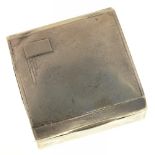 A GEORGE V SILVER CIGARETTE BOX, CEDAR LINED, 8.5 CM W, BIRMINGHAM 1933++DENTED AND TARNISHED
