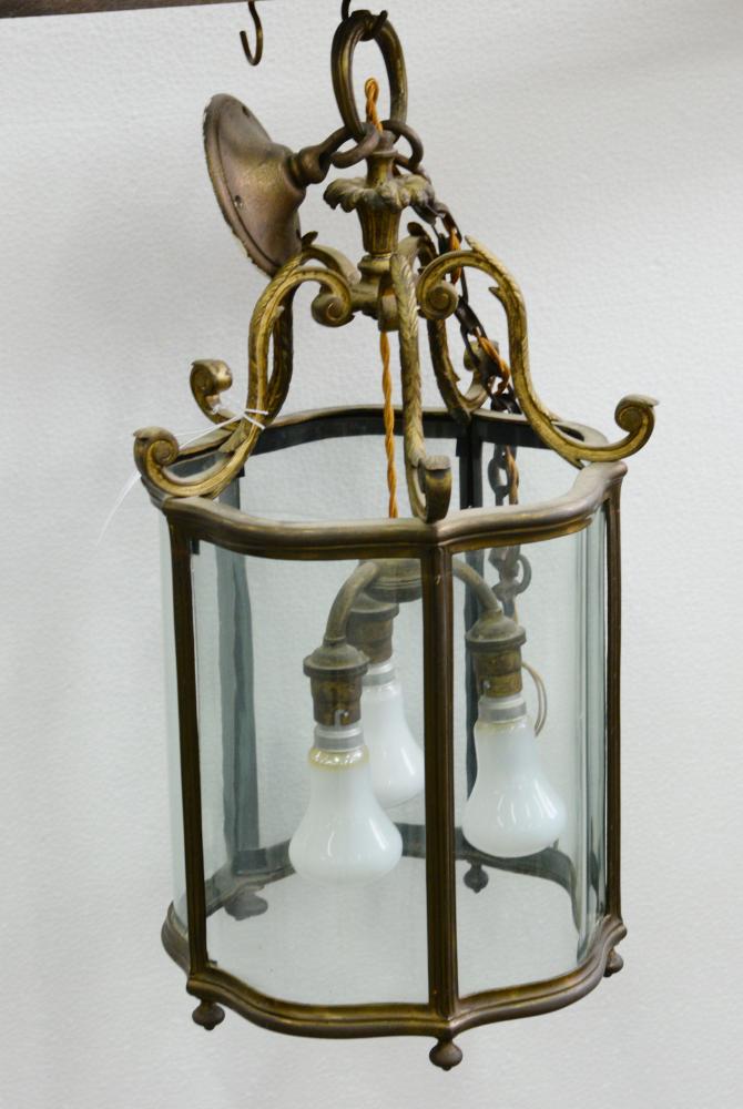 A GEORGE III STYLE BRASS HALL LANTERN, 20TH C, 54CM H