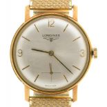 A LONGINES 9CT GOLD GENTLEMAN'S WRISTWATCH, GOLD PLATED BRACELET, 3.4 CM APPROX, INSCRIBED 'S.A.