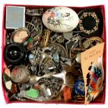 MISCELLANEOUS SILVER AND COSTUME JEWELLERY, ETC++DAMAGE AND WEAR CONSISTENT WITH AGE