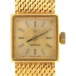 AN OMEGA 18CT GOLD LADY'S WRISTWATCH, 18CT GOLD BRACELET, 14.5MM APPROX, NUMBERED 7115722++LIGHT