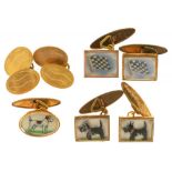 A PAIR OF 9CT GOLD CUFFLINKS, BIRMINGHAM 1927 5G, AND OTHER GILT CUFFLINKS ++WEAR CONSISTENT WITH