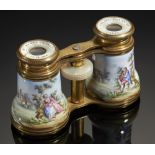 A PAIR OF FRENCH GILTMETAL AND ENAMEL OPERA GLASSES, JUMELLE DUCHESSE A 12 VERRES, LATE 19TH C the