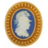 A VICTORIAN GOLD BROOCH WITH A JASPER WARE CAMEO OF A CENTURION 3.6 x 3 cm++Light wear consistent