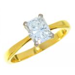 A DIAMOND SOLITAIRE RING the radiant cut diamond approx 1.02ct, E colour, VS2 clarity, in 18ct gold,