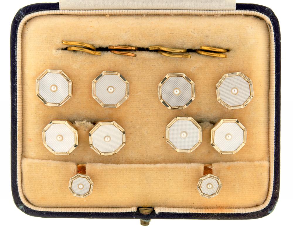 AN ART DECO MOTHER OF PEARL DRESS SET, IN GOLD MARKED 9CT & 18CT, CASED++IN GOOD CONDITION