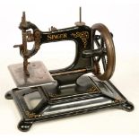 A SINGER MEDIUM, 1900S SEWING MACHINE , OF UNIQUE SIZE, CAST METAL