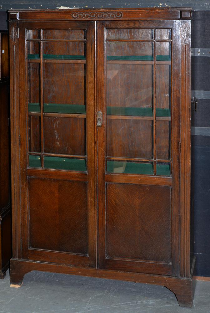 A MAHOGANY BOOKCASE ENCLOSED BY GLAZED DOORS, 154CM H; 92 X 26CM, C1930