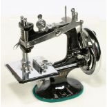 SINGER K 20 MODEL 1950/60S SEWING MACHINE, TRADITIONAL VALUE SERIES, COMPLE AND ORIGINAL IN BOX WITH