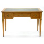 A CONTINENTAL INLAID WALNUT WRITING TABLE WITH GREEN LEATHER TOP ON SQUARE TAPERING LEGS, 79CM H;