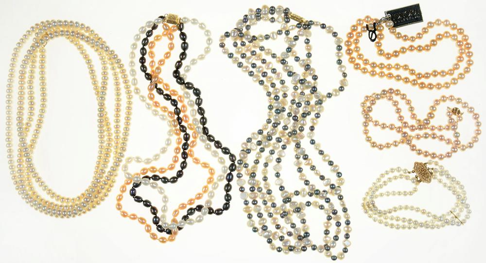 TWO SINGLE ROWS OF HONORA FRESHWATER PEARLS WITH GOLD CLASPS MARKED 14K, TWO TRIPLE ROWS OF HONORA