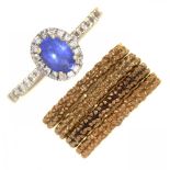 A SAPPHIRE AND DIAMOND RING IN 18CT WHITE GOLD, 3G, SIZE R, AND FOUR 9CT GOLD RINGS, 5.5G, SIZE M++