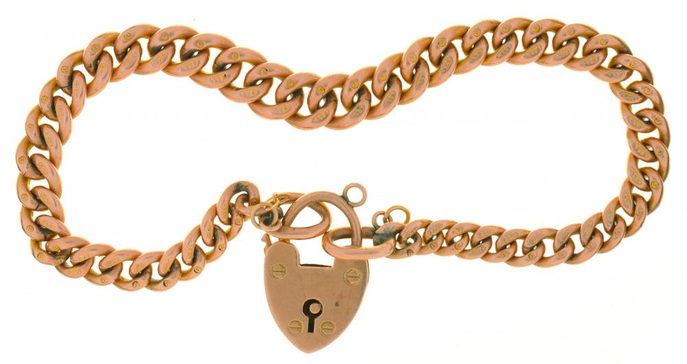 A 9CT GOLD CURB LINK BRACELET WITH PADLOCK CLASP, LINKS INDIVIDUALLY MARKED, 17.5G++LIGHT WEAR