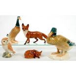 FIVE BESWICK ANIMALS, COMPRISING TWO FOXES, AN OWL AND TWO MALLARD DUCKS, LARGEST DUCK 17CM H,