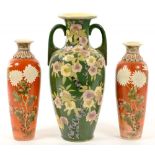 ONE AND A PAIR OF JAPANESE FLORAL DECORATED EARTHENWARE VASES, 30 AND 40CM H, EARLY 20TH C