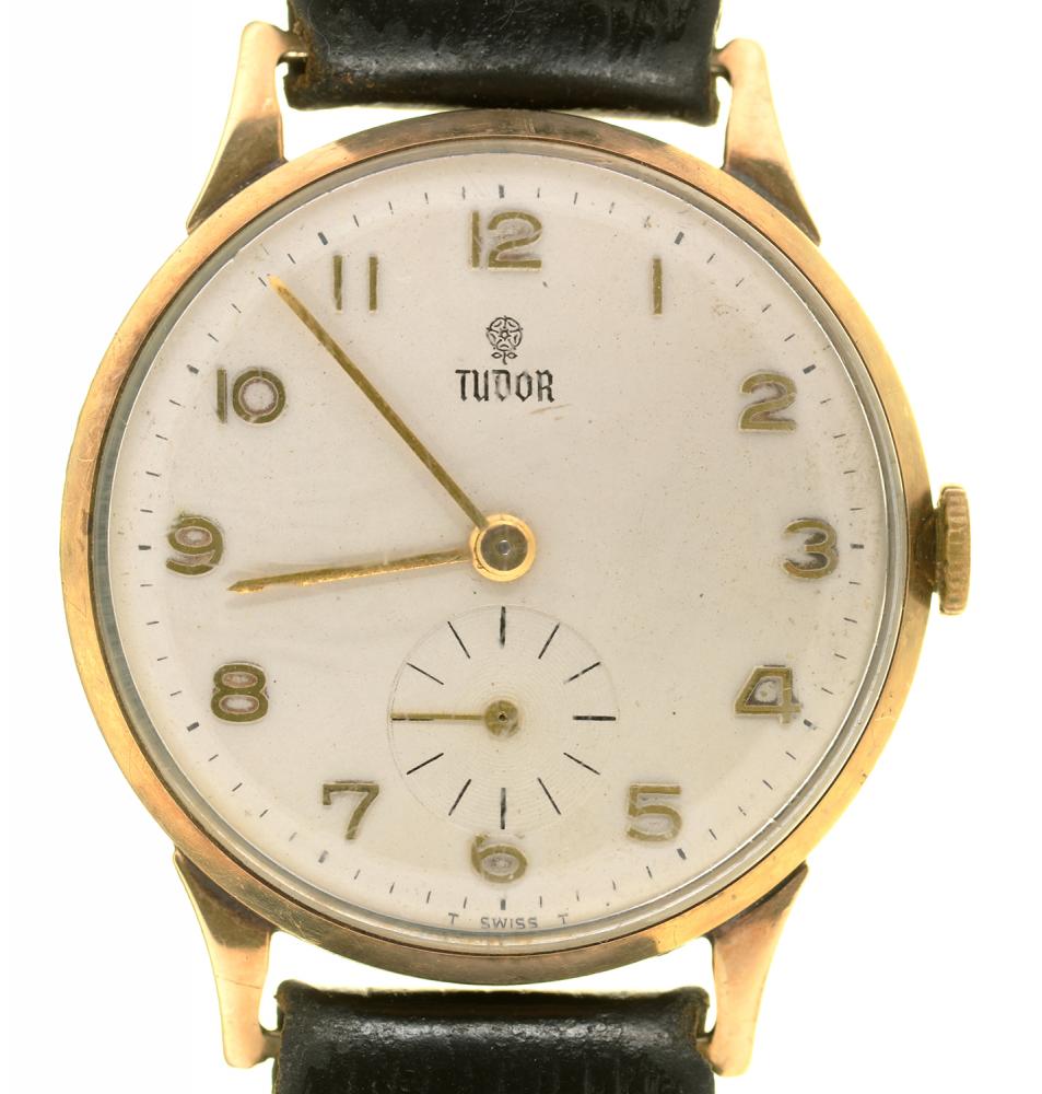 A ROLEX TUDOR 9CT GOLD GENTLEMAN'S WRISTWATCH, 3.2 CM, INSCRIBED 'JT LTD LONG SERVICE E E HARRIS,