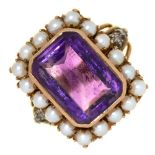 AN EDWARDIAN AMETHYST AND PEARL RING, IN GOLD, 9.5G, SIZE O++IN GOOD CONDITION
