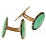 AKSEL HOLMSEN. A PAIR OF NORWEGIAN GREEN GUILLOCHE ENAMEL CUFFLINKS IN SILVER GILT, MARKED NORNE 925