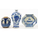 A CHINESE BLUE AND WHITE MEIPING VASE, GINGER JAR AND DISH, VARIOUSLY PAINTED, VASE 21CM H
